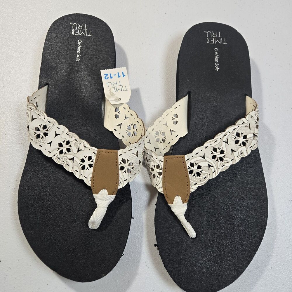 NWT Time and Tru Women's Lifestyle Cushioned Sole Flip Flops  Size 11-12